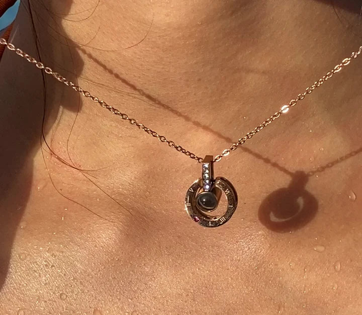 Collar de amor eterno + caja de rosas