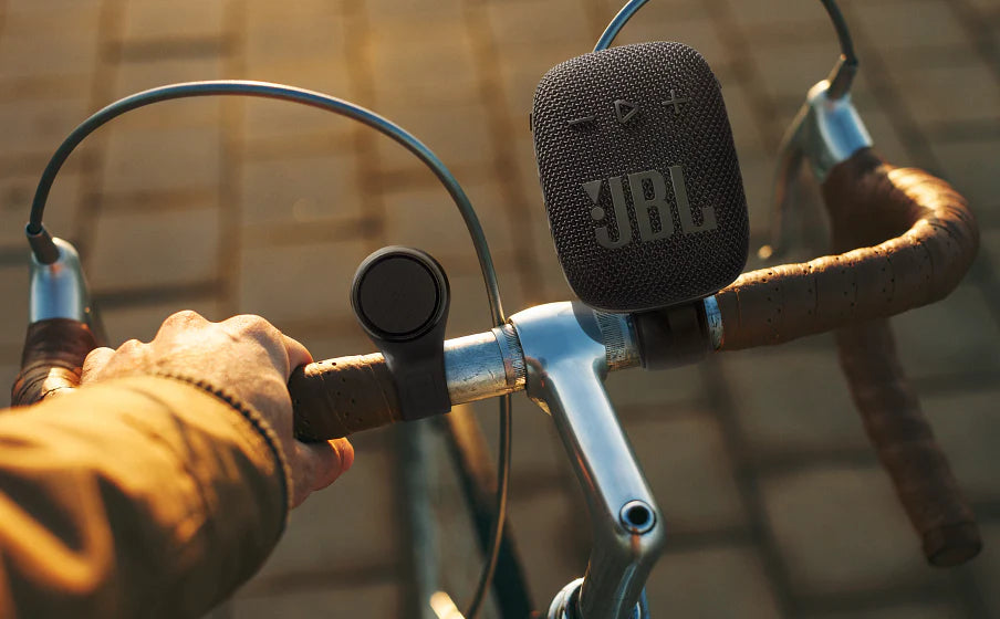 Música en Movimiento con JBL Wind3 con Base para moto o Bici